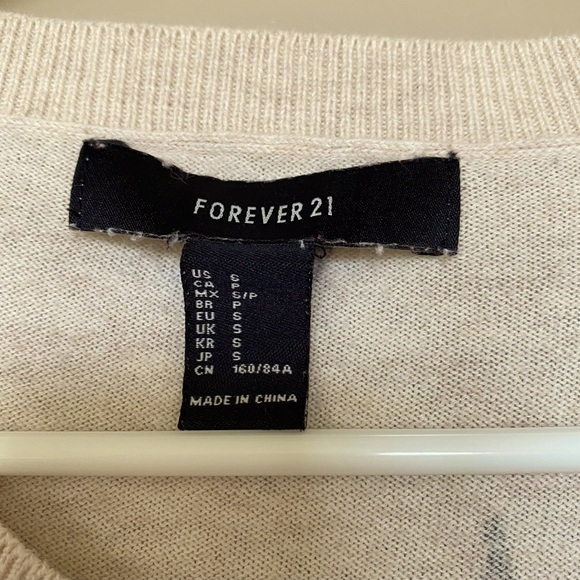 Forever 21 Small Petite Lightweight 3/4 sleeve Eiffel Tower motif sweater. - Picture 4 of 13